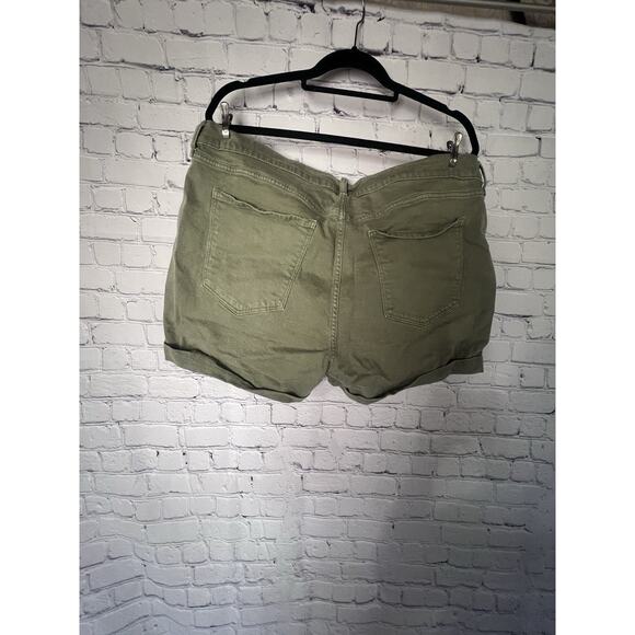 Old navy boyfriend olive green utility pocket rolled hem shorts size 18 - Picture 3 of 4
